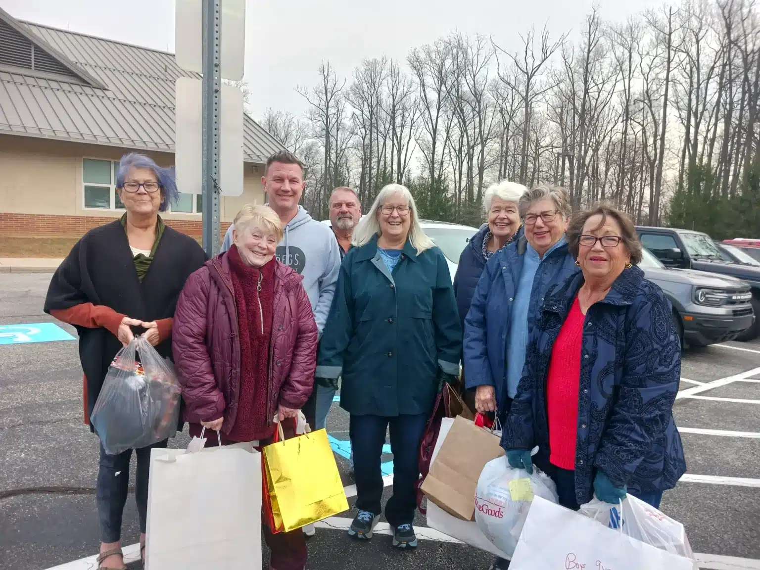 eagle-glenmoore-lions-christmas-gift-donations-002